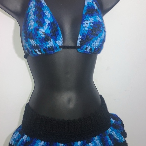 Vibrant Blue and Black Crochet Bikini Set - Picture 4 of 4